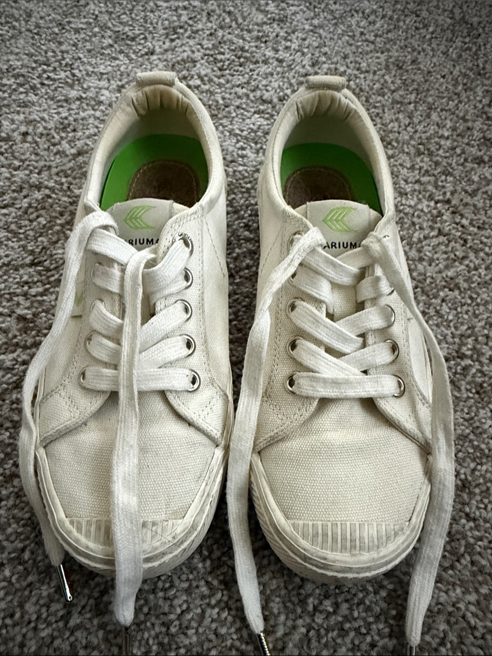 Cariuma OCA Low White